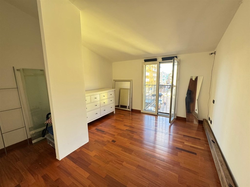 Lissone centro - VENDESI appartamento 3 locali con box