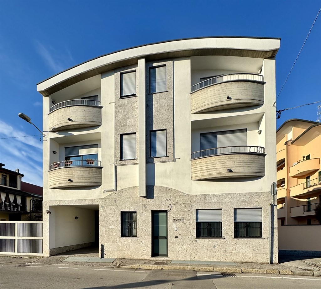 Lissone  adiacenze  con ospedale di Monza affittasi ufficio- studio medico