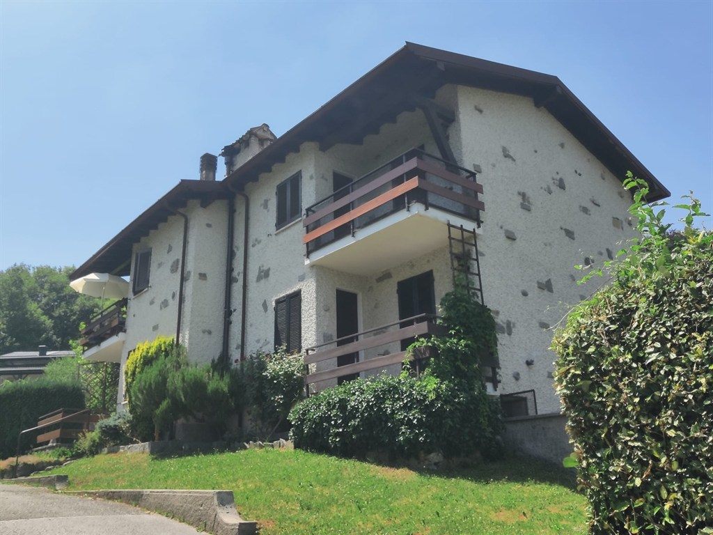 SORMANO - grazioso bilocale in vendita in zona residenziale immersa nel verde